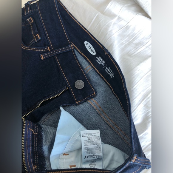 4/$30 Old Navy Mid Rise Rockstar Skinny Jeans - Picture 2 of 2